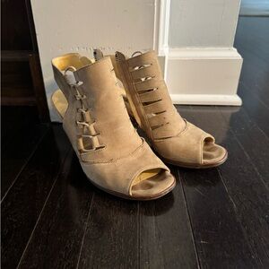 Paul Green Beige Lace-Up Peep-Toe Heels